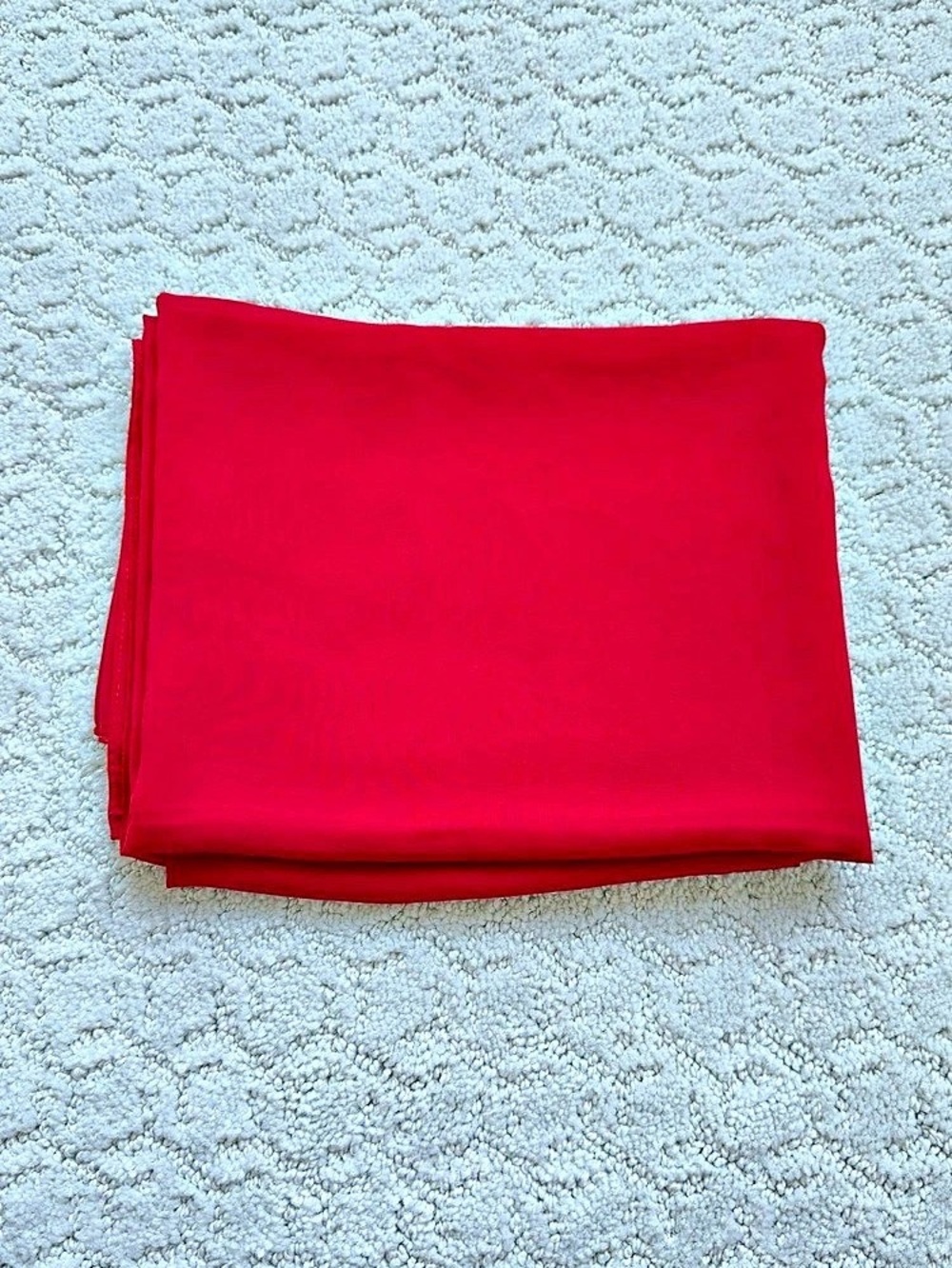 Red hijab, material chiffon